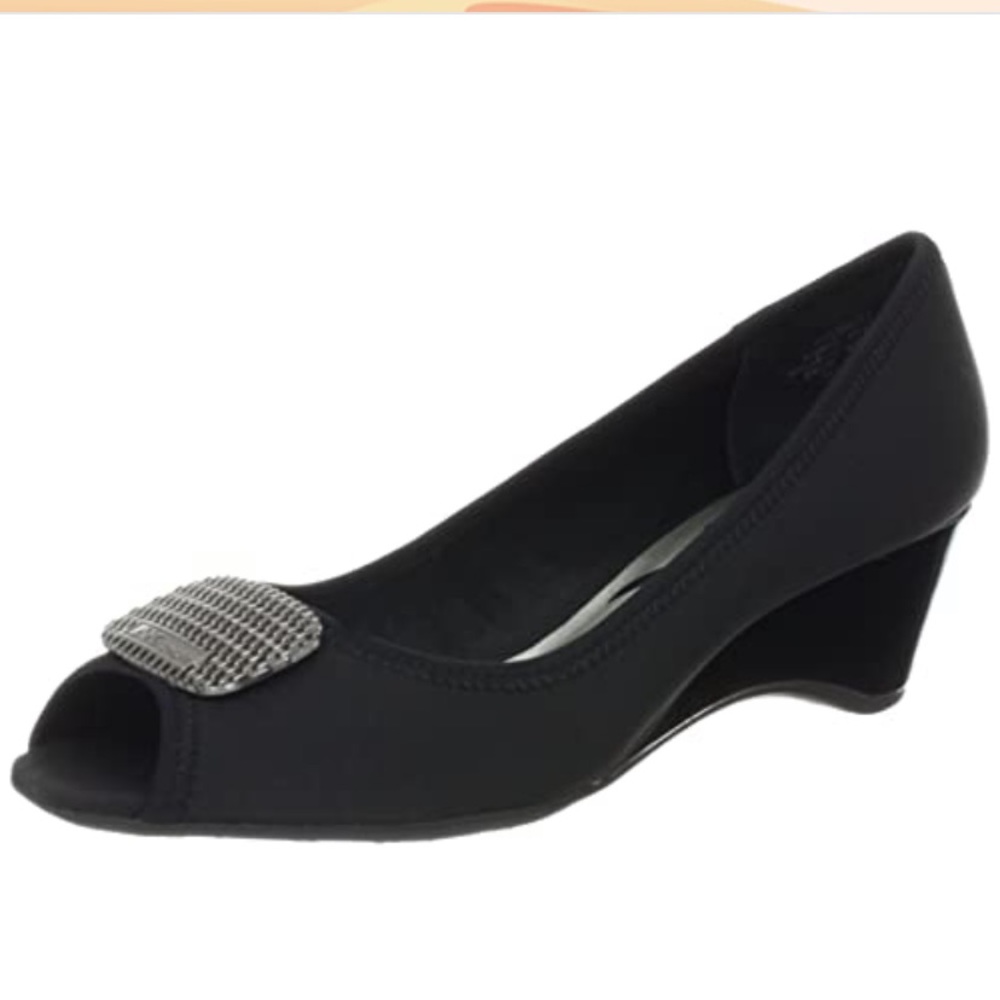 Anne Klein Sport Women’s Nibble Pump